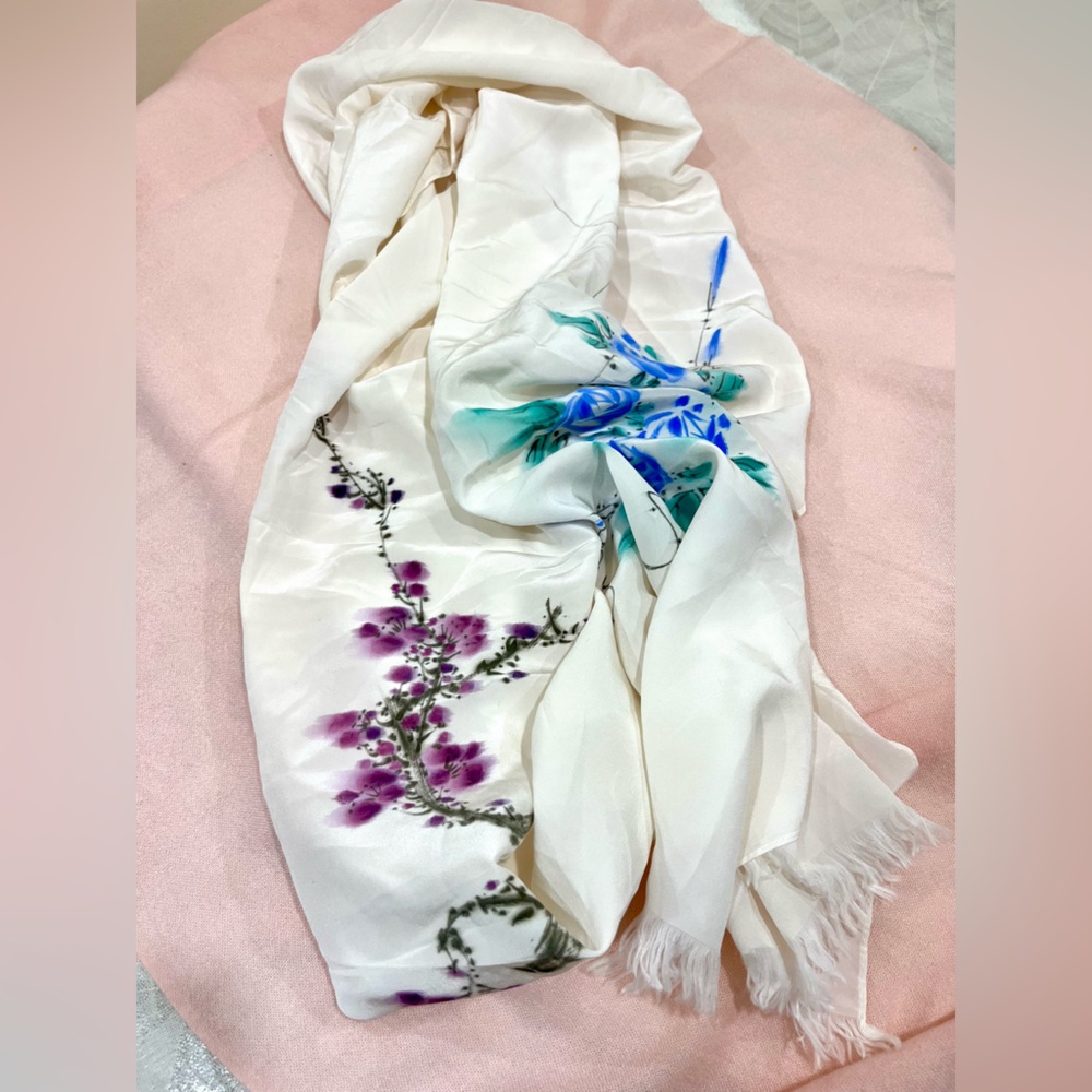 Elegant Silk White and Blue Floral Scarf